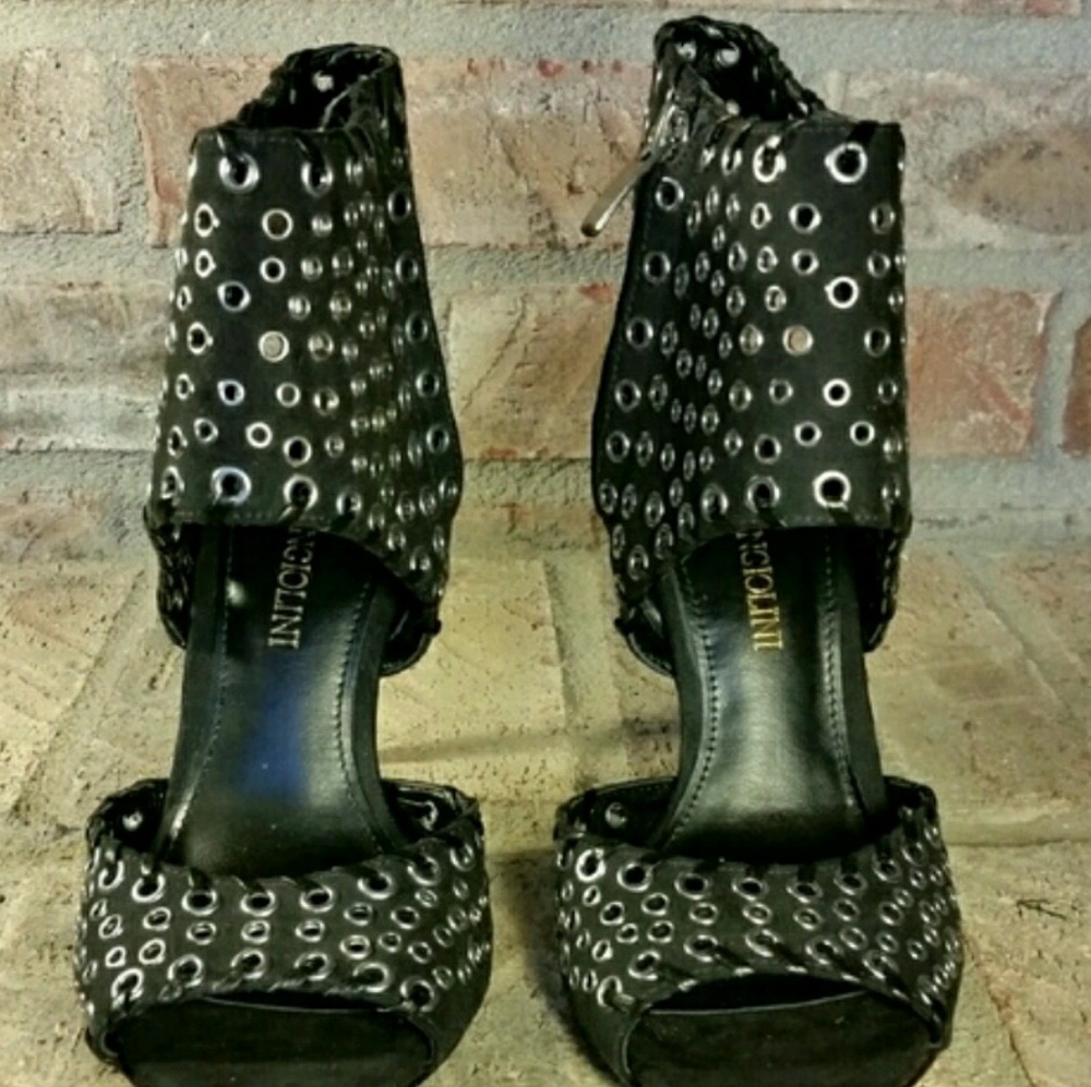 Enzo Angiolini Riveted Heels - Picture 2 of 4